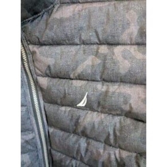 Nautica Men's Reversible Quilted Puffer Jacket - Picture 8 of 11